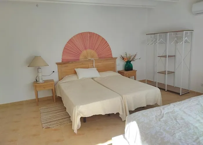 Grande Bambu, Cala Montgo *